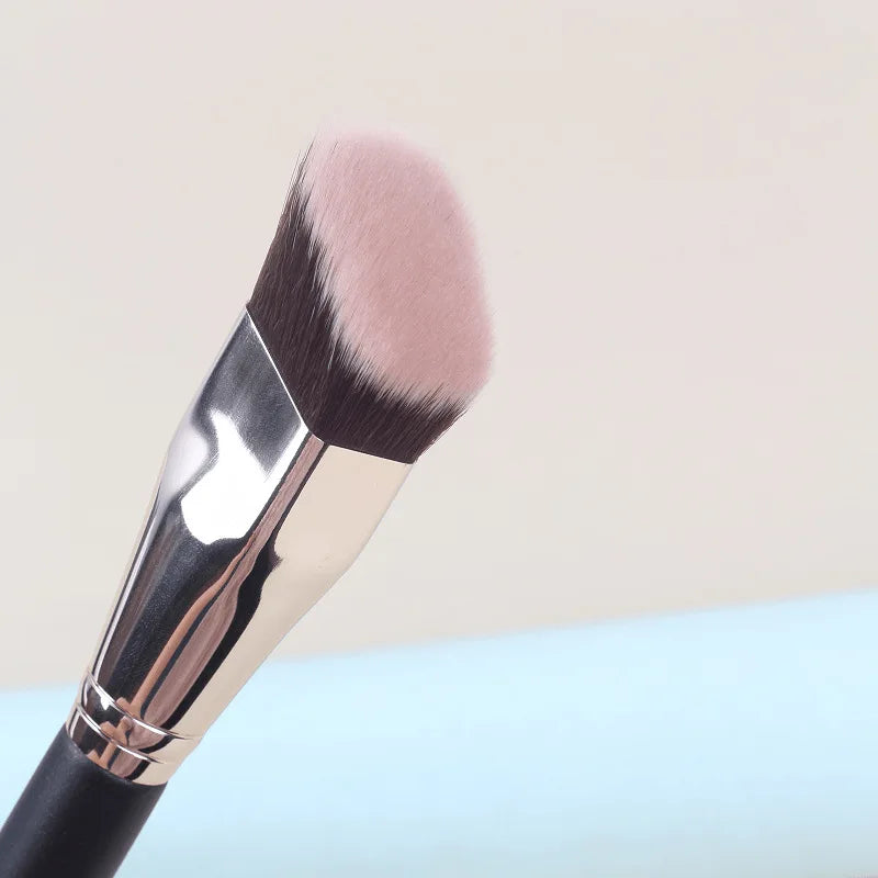 Precision Oblique Head Foundation Brush – Expert Blending for Liquid & Concealer